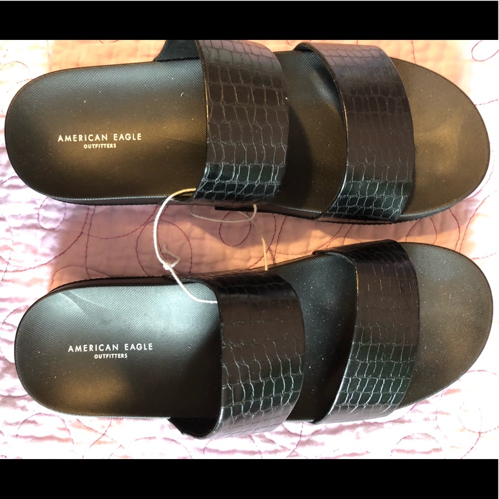 ANERICAN EAGLE SLIDES *NEW W/ TAGS